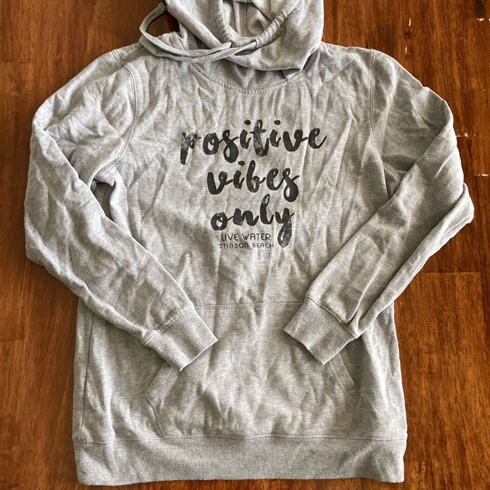 Coastal Classics Stinson Beach Positive Vibes Only Grey Hooded Sweater Medium